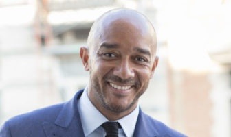 Faut-il restituer l’art africain à l’Afrique ? Interview de Didier Claes