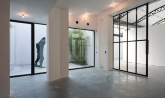 Minimal Art. Hubert Bonnet bestuurt de Fondation CAB met plankgas